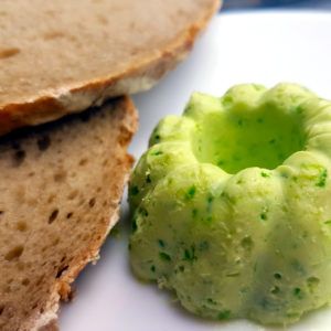 schnelle vegane Bärlauch Butter/ Bärlauch Margarine zum Grillen oder auf's Brot